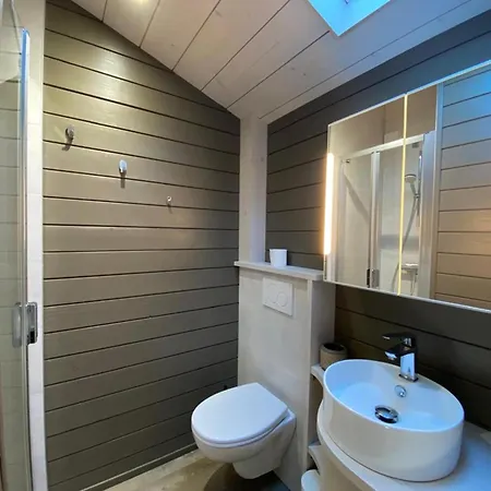 Patio Renovee Avec Terrasse Couverte, Proche Du Port Et Centre D'hossegor - Fr-1-413-228 Capbreton